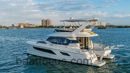 Aquila 44 Power Catamaran Spesifikasjoner og anmeldelser